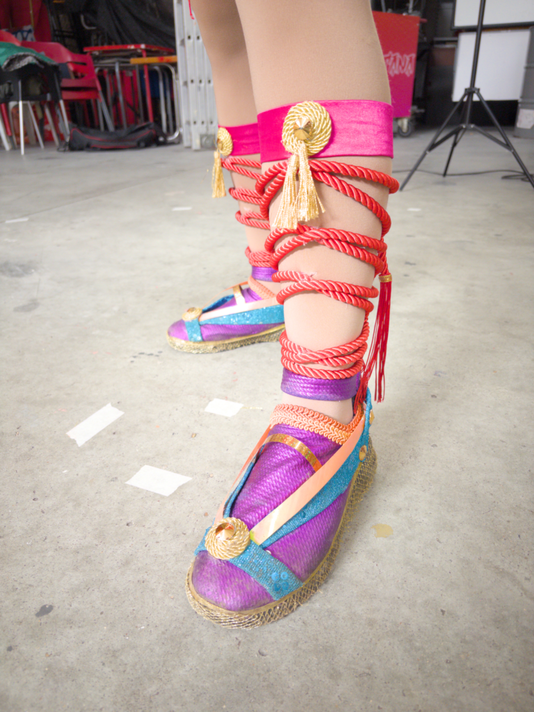 detalle-calzado-traje-akihabara-cambalada-badajoz