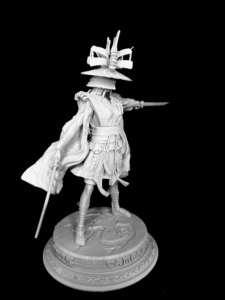 miniatura-cambalada-mujer-espadas-impresa-lateral-izquierdo